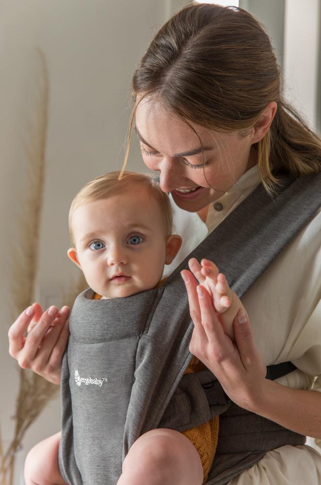 ergobaby-embrace-forward-facing